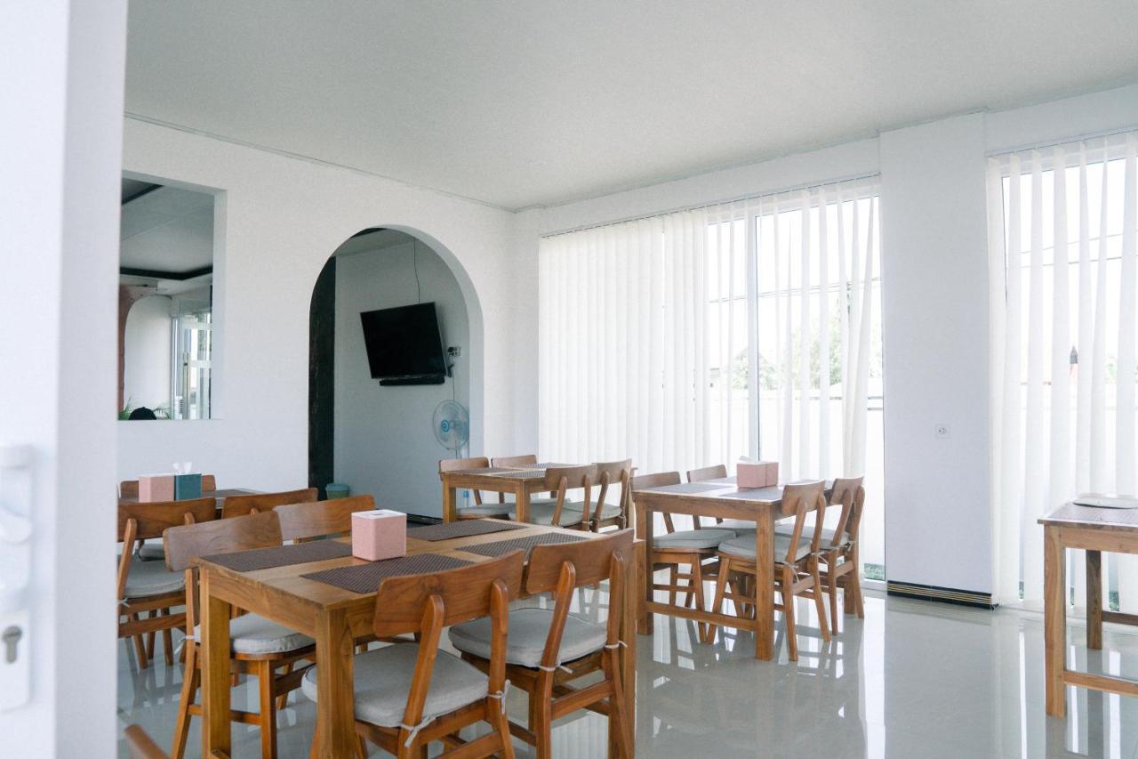 Christika Homestay Labuan Bajo Eksteriør billede