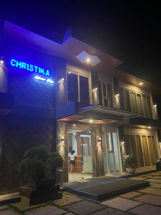 Christika Homestay Labuan Bajo Eksteriør billede