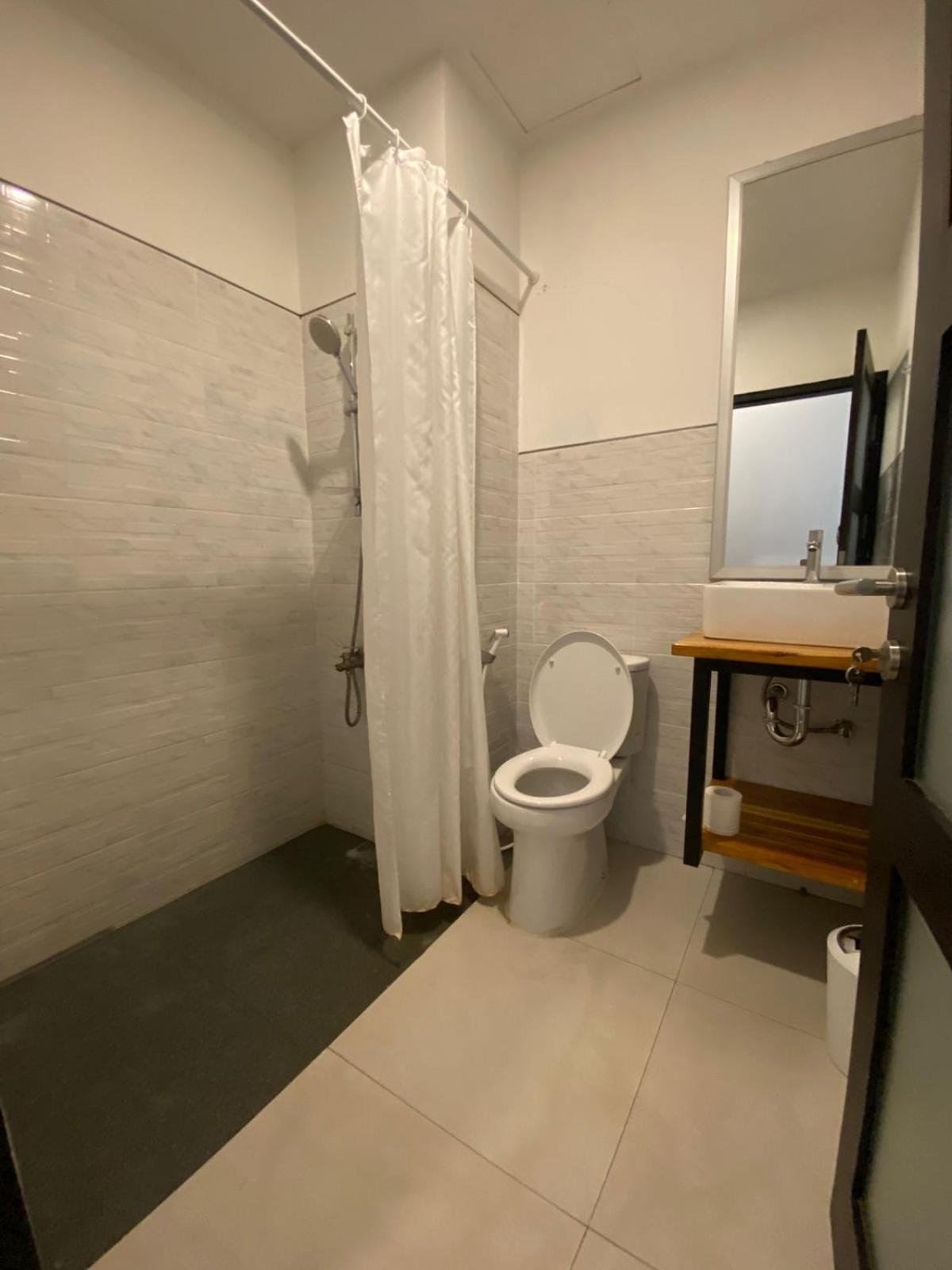 Christika Homestay Labuan Bajo Eksteriør billede